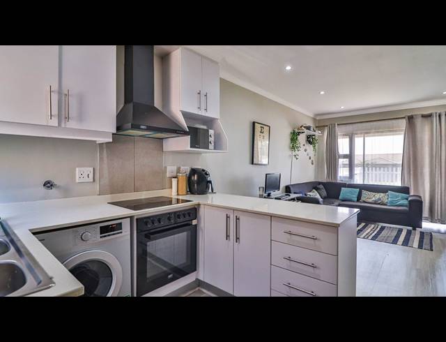 2 BEDROOM APARTMENT FOR SALE IN HAYFIELDS